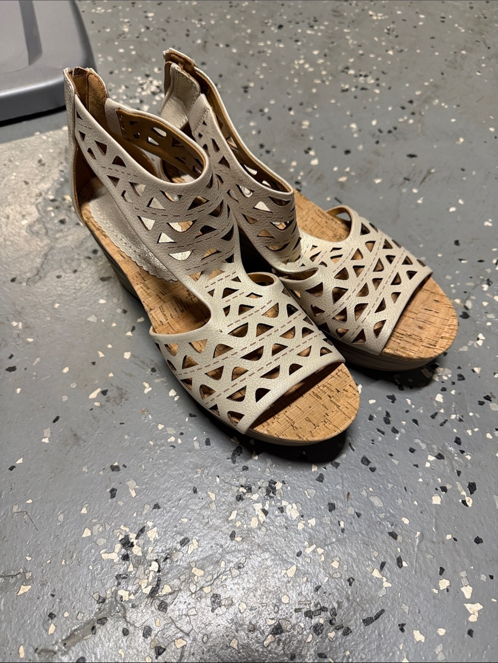 Women’s Cutout Wedge Sandals - Cream